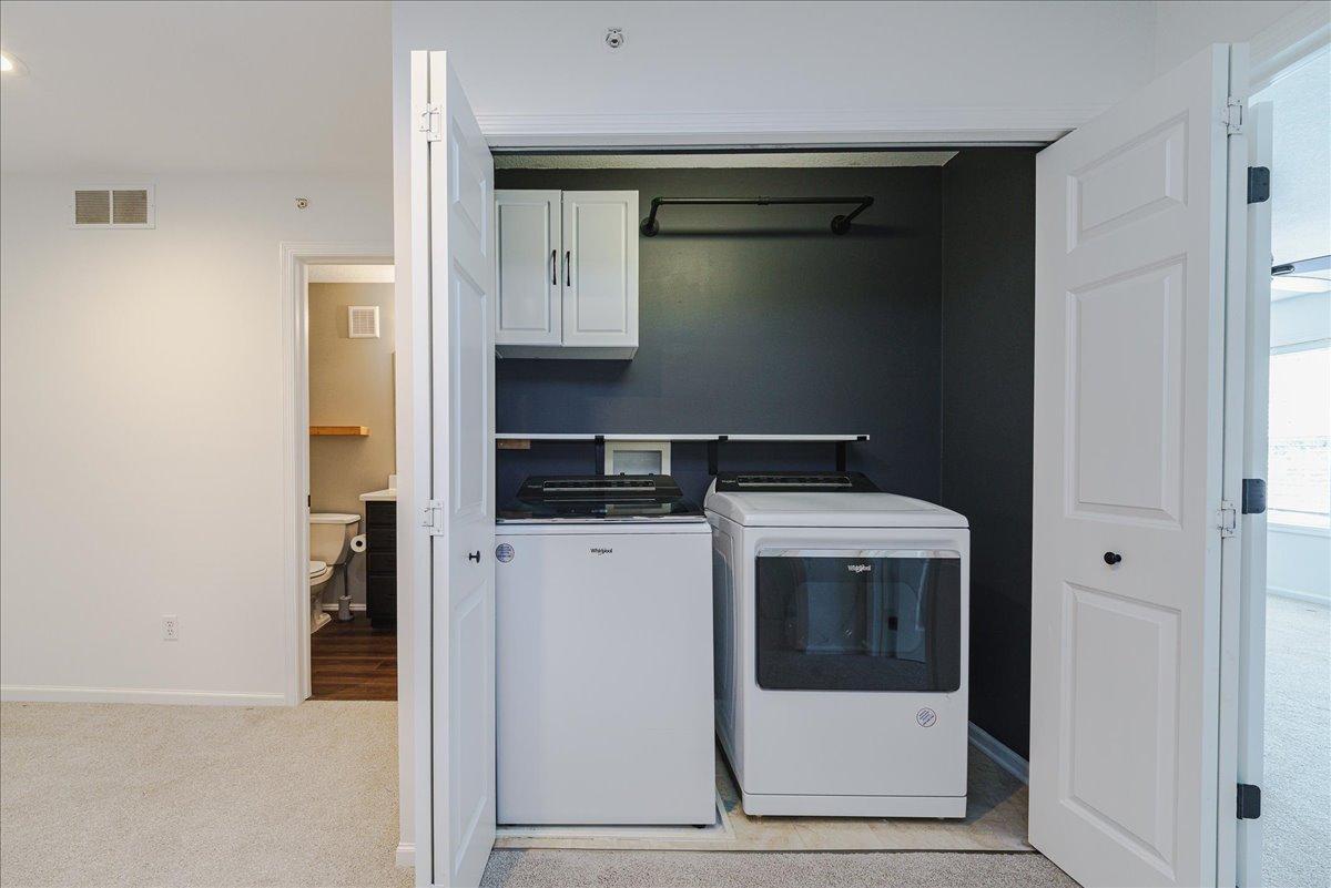 32-Laundry Area.jpg