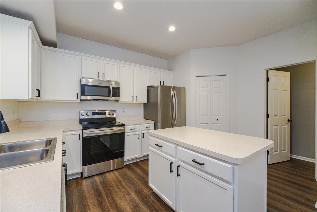 17-Kitchen.jpg