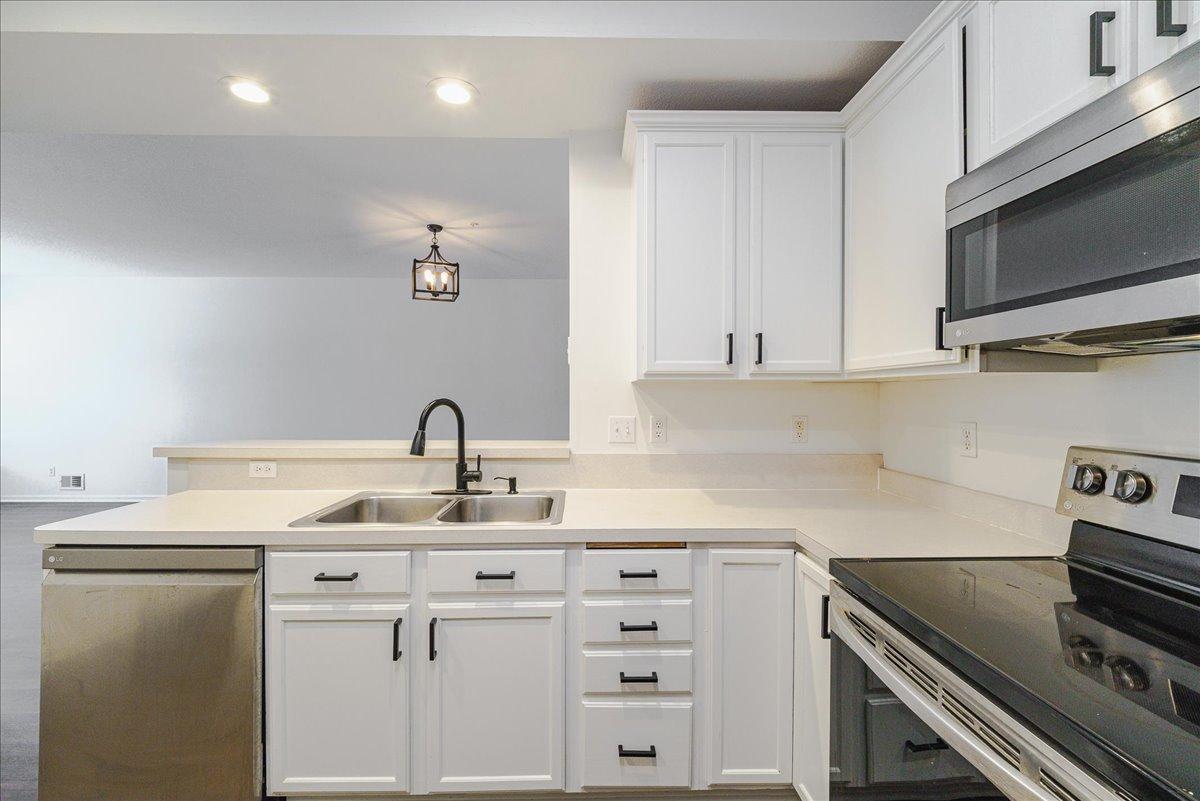 20-Kitchen.jpg