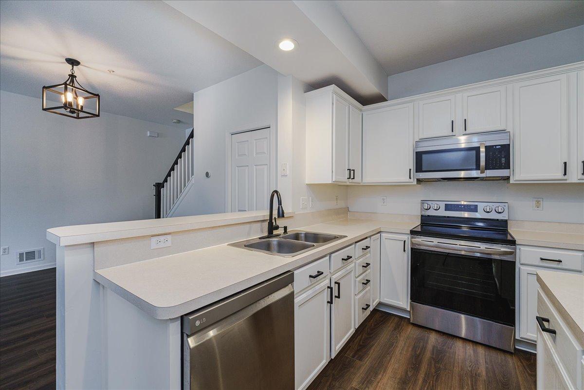 26-Kitchen.jpg