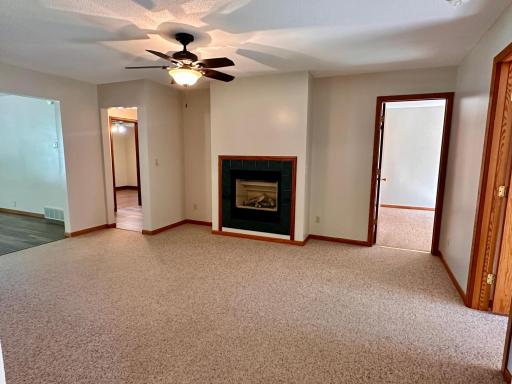 17 fireplace 2.jpg