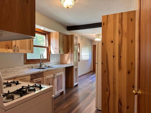 11 kitchen.jpg