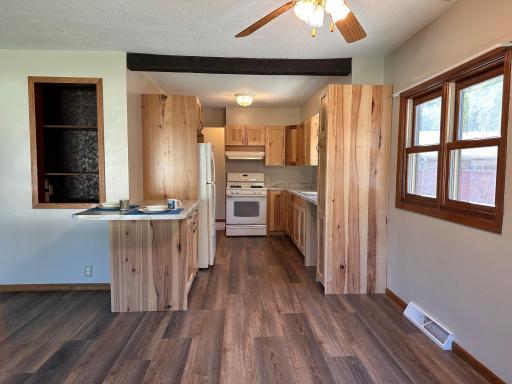 9 kitchen.jpg