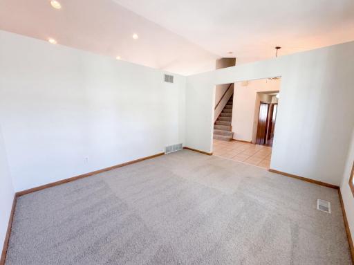 listing_2.jpg