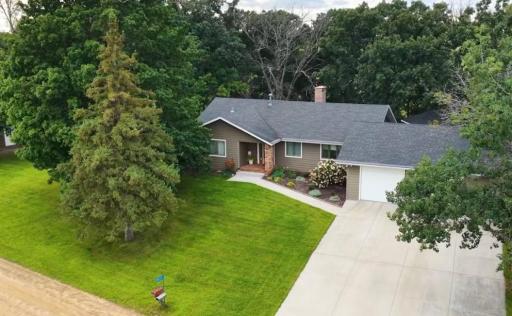 3511 Hoeger Lane, Albert Lea, MN 56007