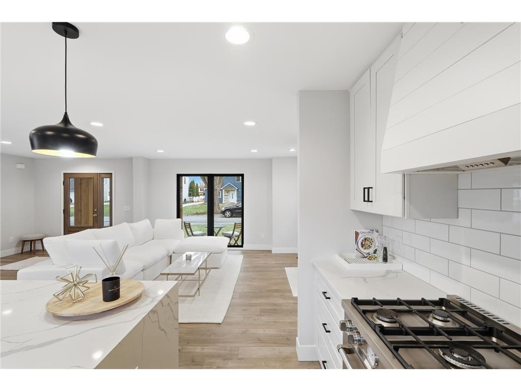 Berg kitchen LR.jpg