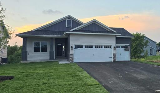 The Mirabel rambler home by Drake Construction Inc offers 2 Bedrooms, 2 baths and 1409 square feet finished on the main level plus a full daylight basement for expansion.
