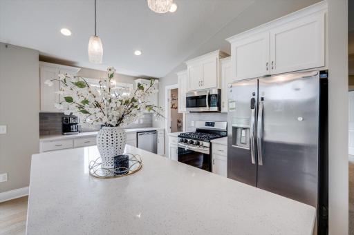 kitchen 2.jpg
