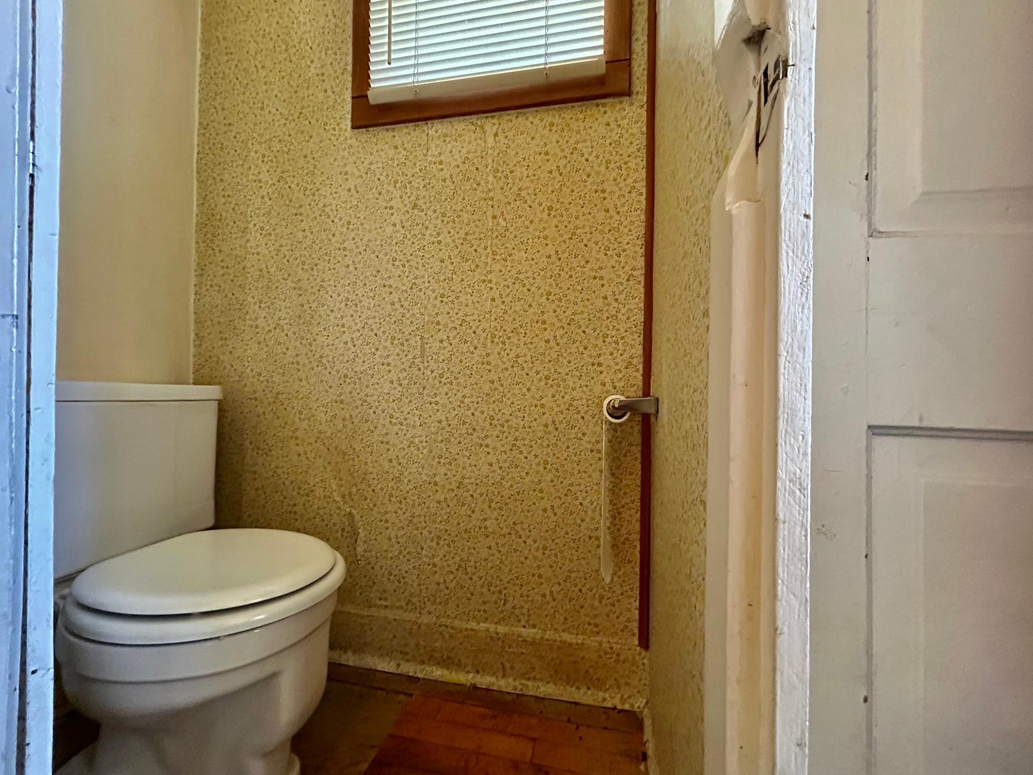 1/4 Bath Main