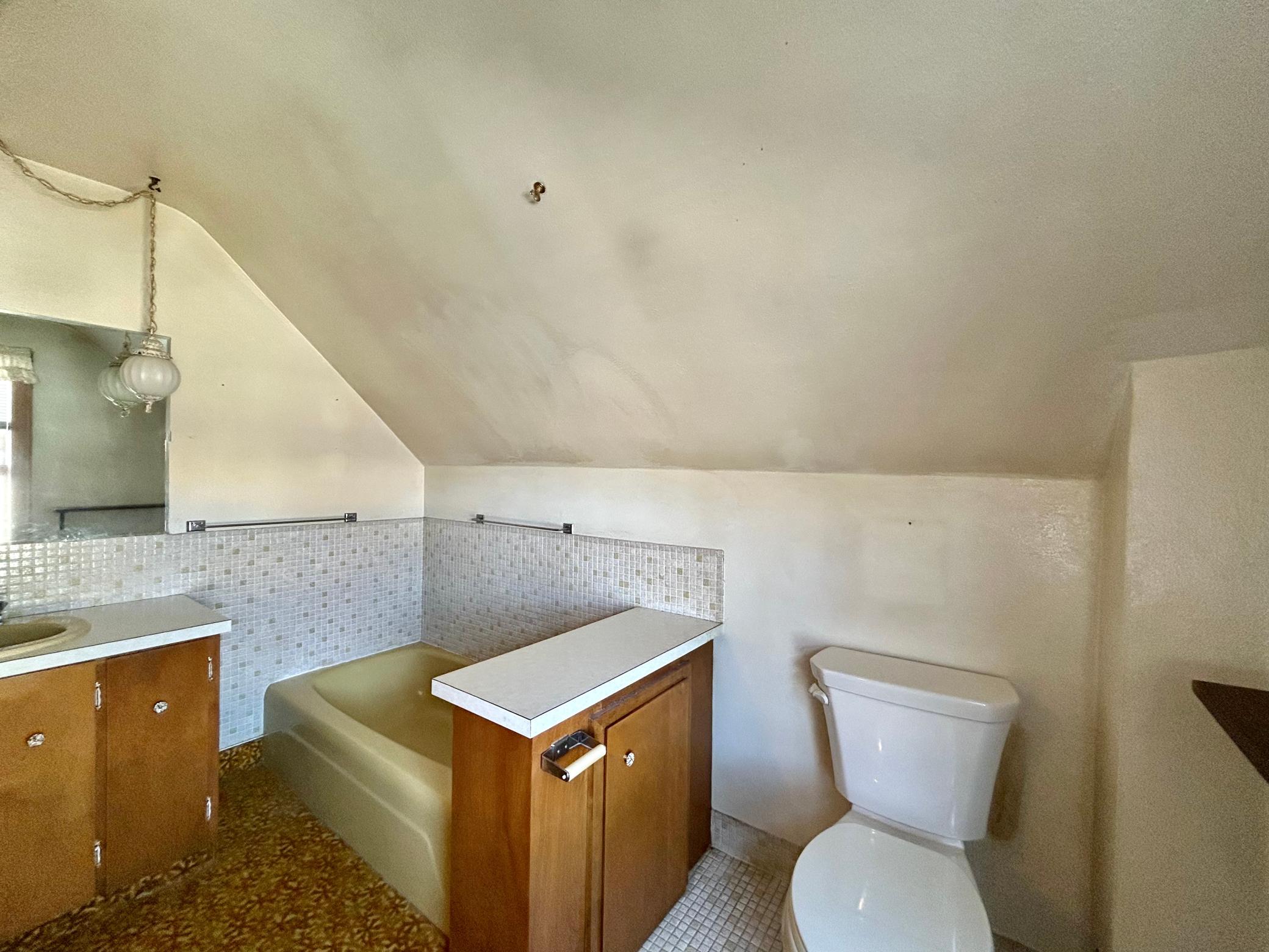 2nd Floor Bath