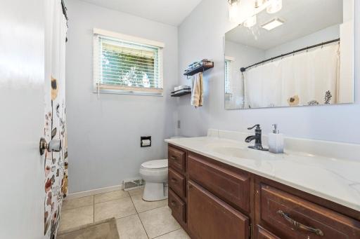 807 Hackberry Drive, Marshall, MN 56258