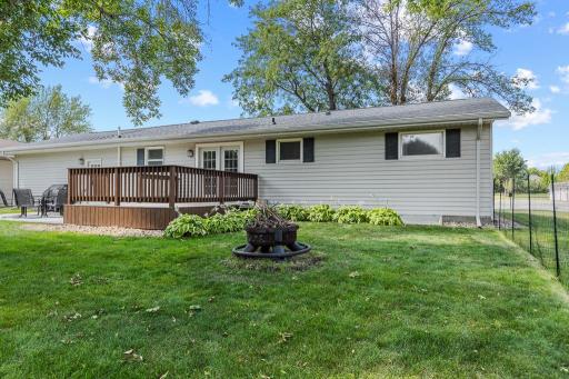 807 Hackberry Drive, Marshall, MN 56258