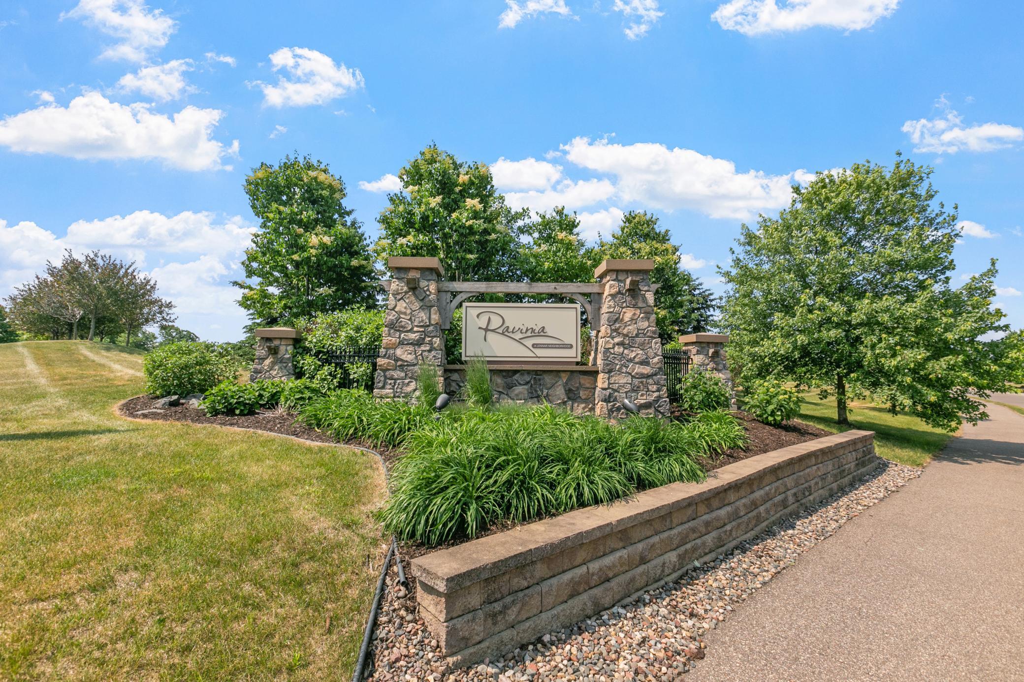 Ravinia Nbhood with community pool, clubhouse, park & walking trails