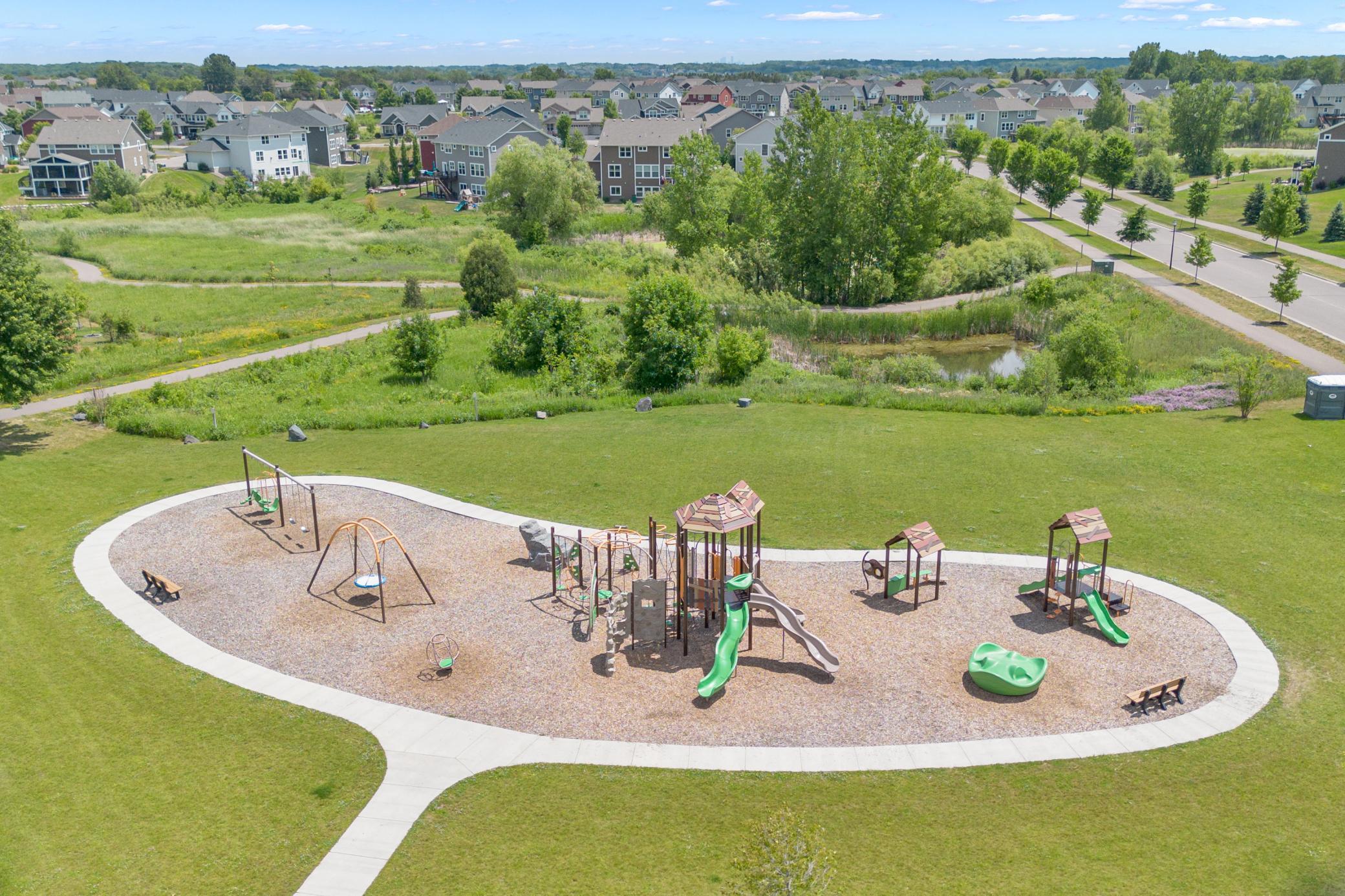 Ravinia Nbhood with community pool, clubhouse, park & walking trails