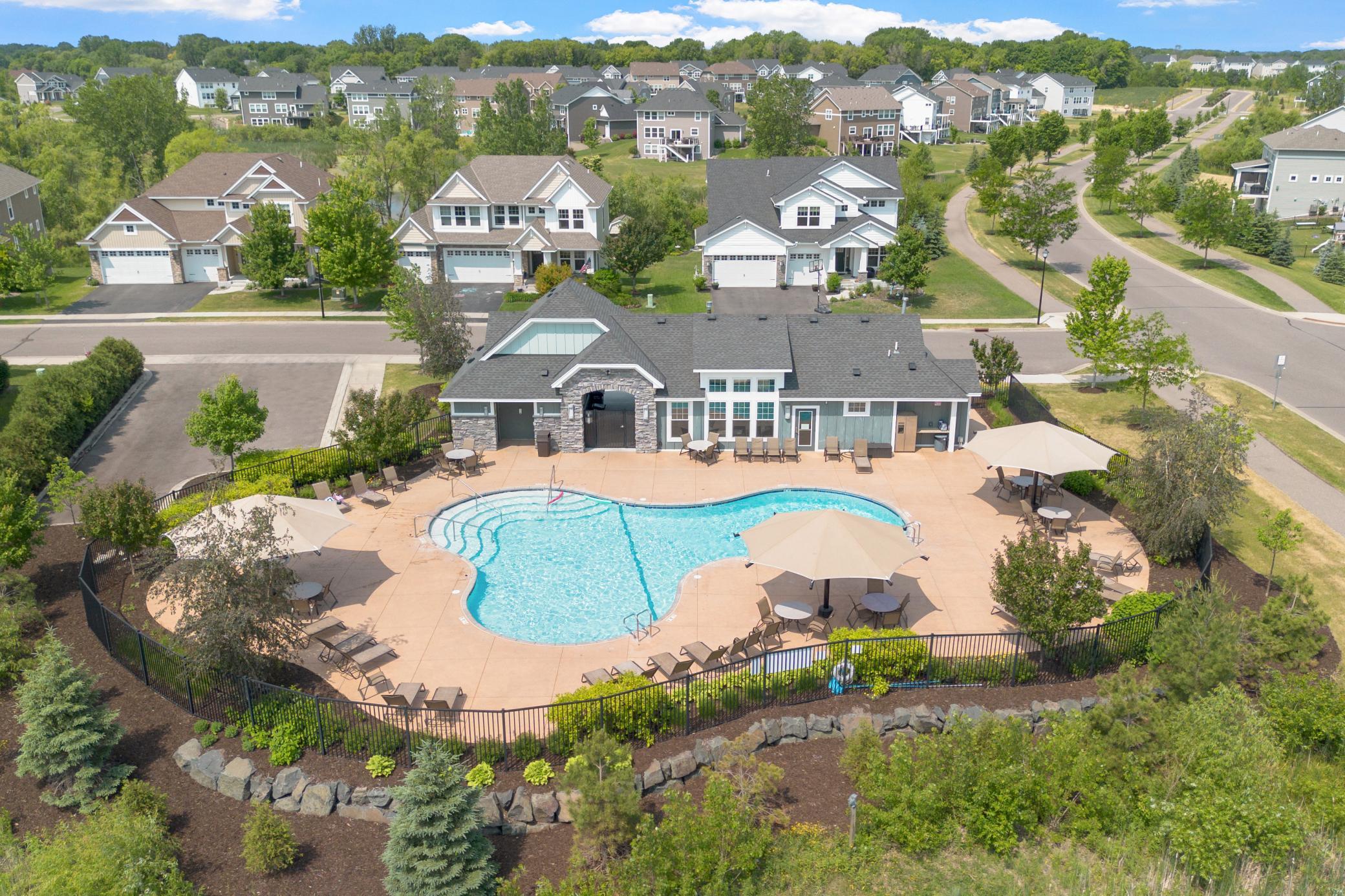 Ravinia Nbhood with community pool, clubhouse, park & walking trails