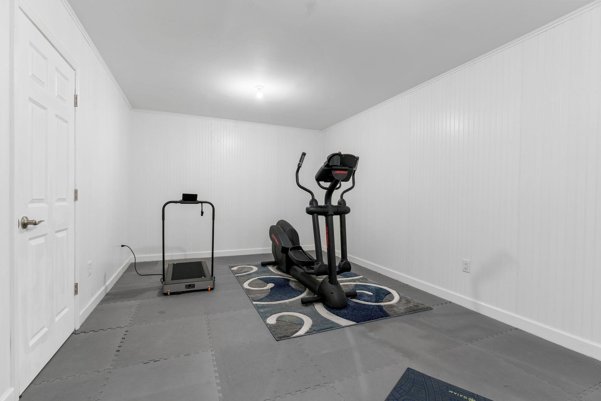 55-web-or-mls-6726 Black Oaks Ln-52.jpg