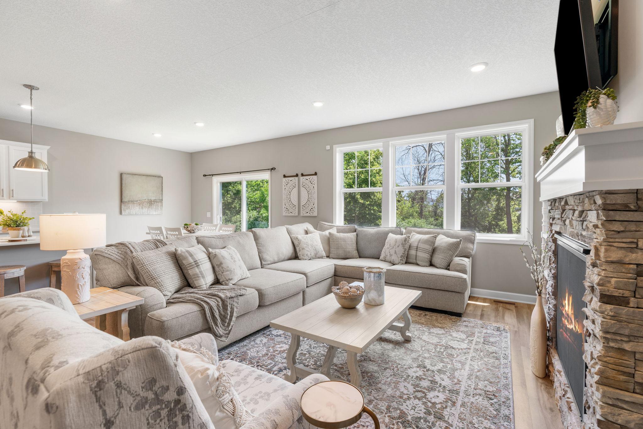 25-web-or-mls-6726 Black Oaks Ln-22.jpg