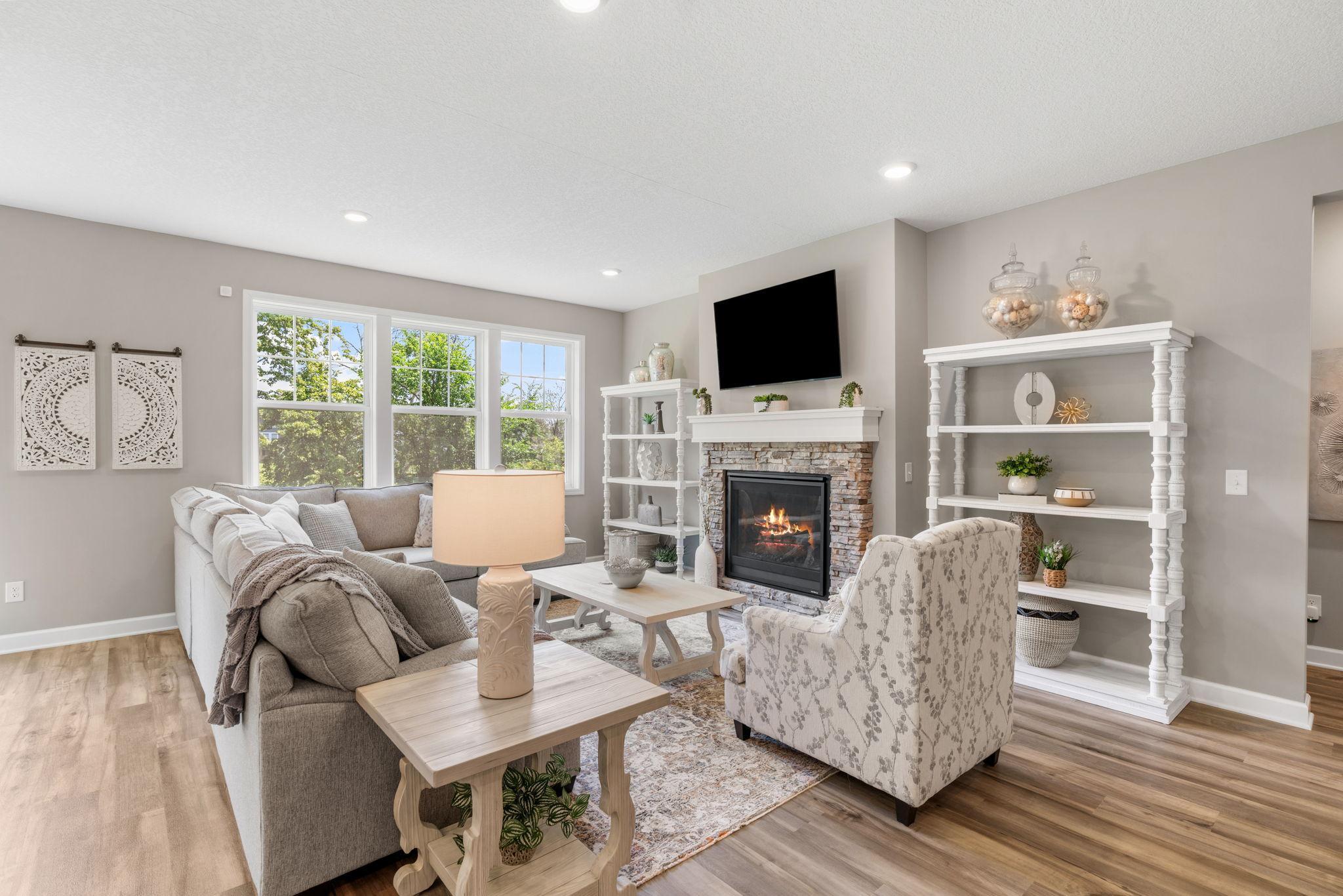 24-web-or-mls-6726 Black Oaks Ln-21.jpg