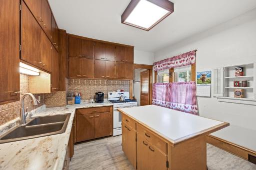 200 Juniper Street S, Lester Prairie, MN 55354