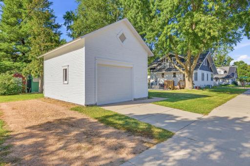 200 Juniper Street S, Lester Prairie, MN 55354