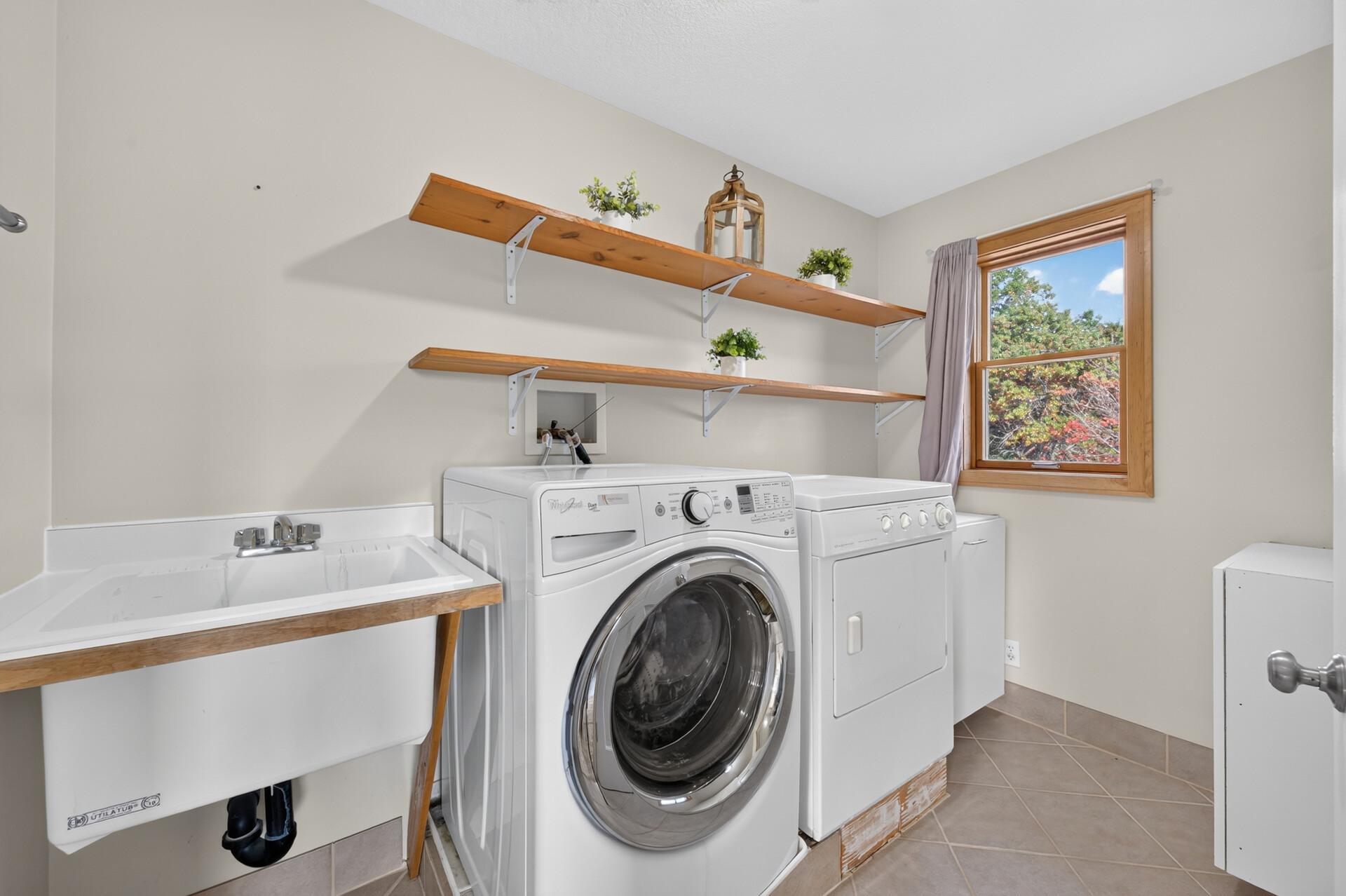 Laundry room - upper level.jpg