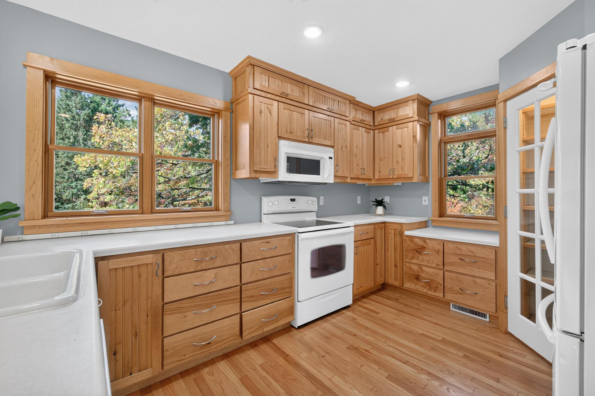 Kitchen with natural light.jpg