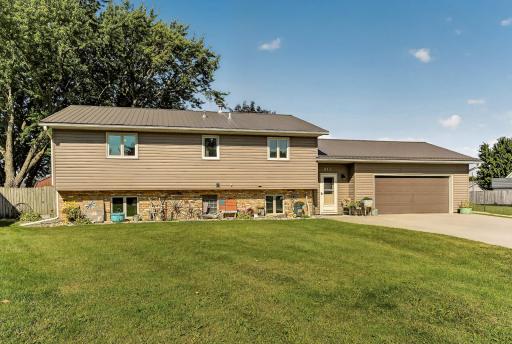 Photo for 813 3rd Avenue SE, Stewartville, MN 55976 - listing #7131398 813 3rd Avenue SE, Stewartville, MN 55976
