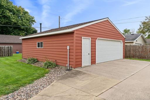28 X 30 HEATED GARAGE