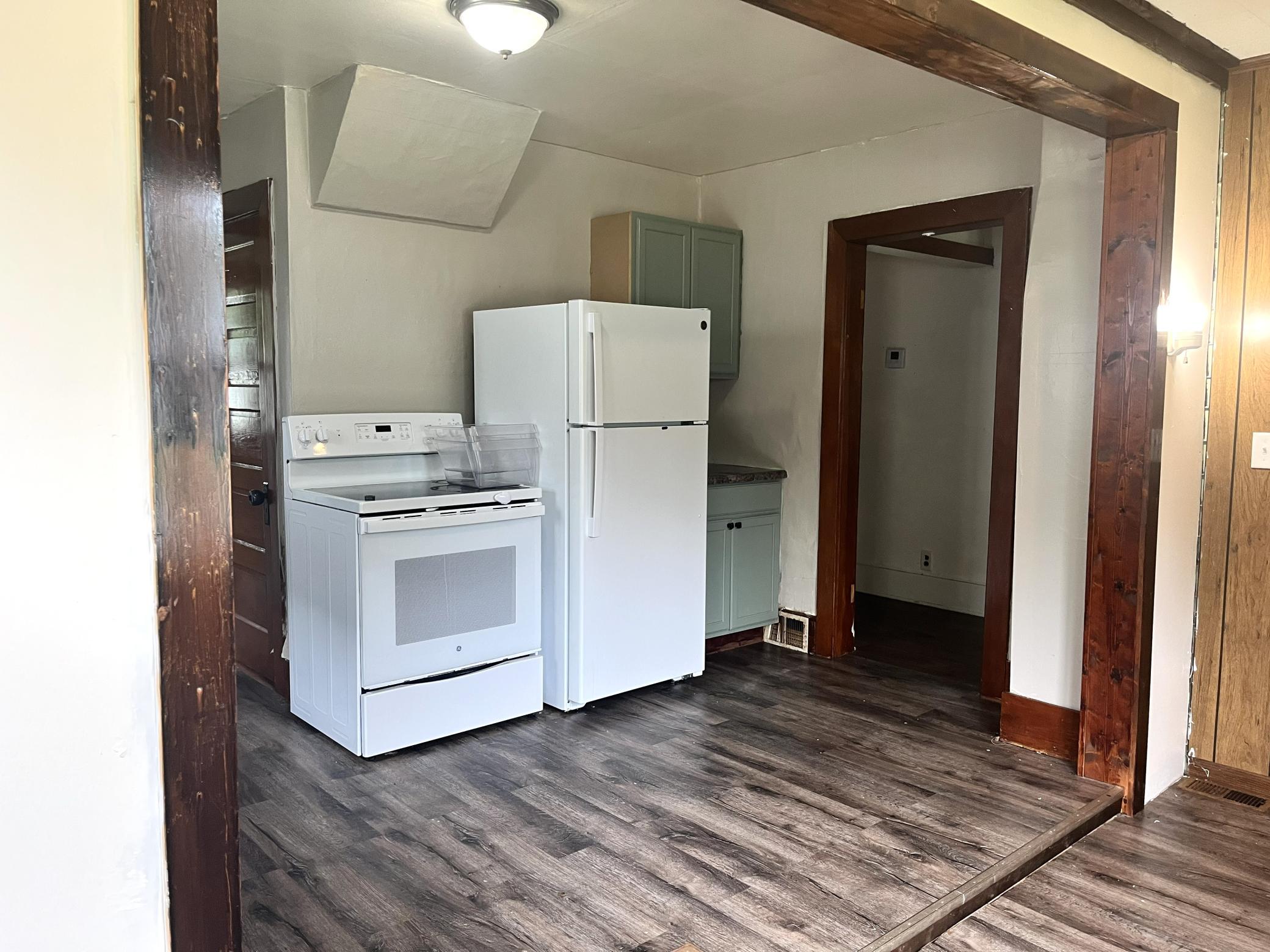 kitchen 2.jpg