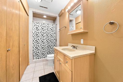 1513 28th Avenue S, Fargo, ND 58103