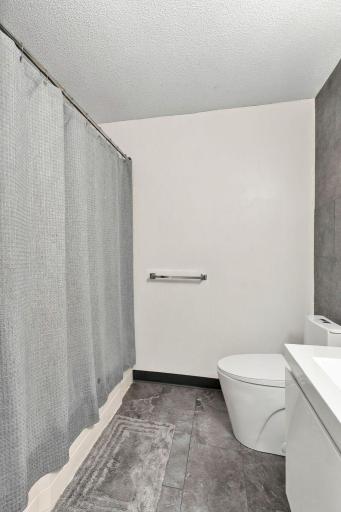 7294 Vista Court, Eden Prairie, MN 55346