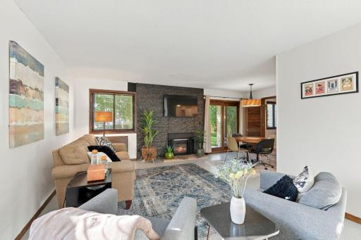 7294 Vista Court, Eden Prairie, MN 55346