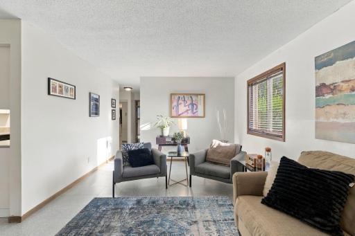 7294 Vista Court, Eden Prairie, MN 55346