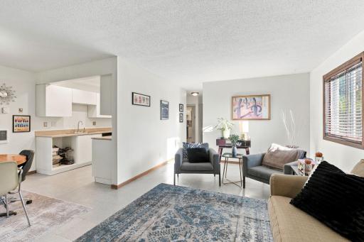 7294 Vista Court, Eden Prairie, MN 55346
