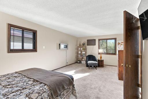 7294 Vista Court, Eden Prairie, MN 55346