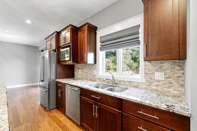 26 kitchen.jpg
