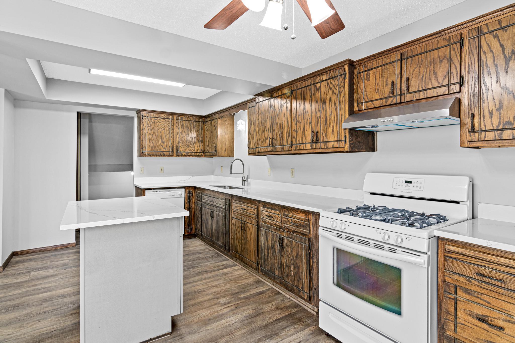 7211 Perry Ct E-5.jpg
