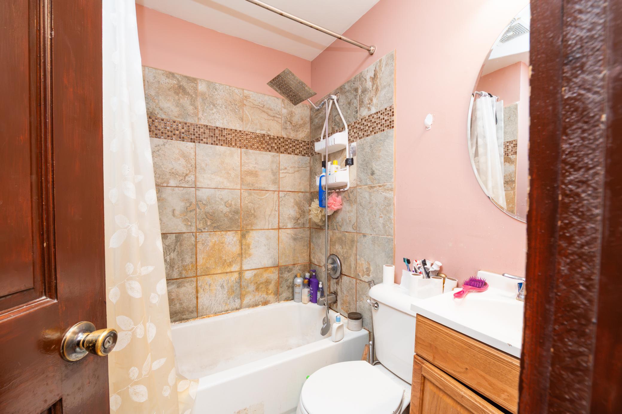 mainlevelbath-18.jpg