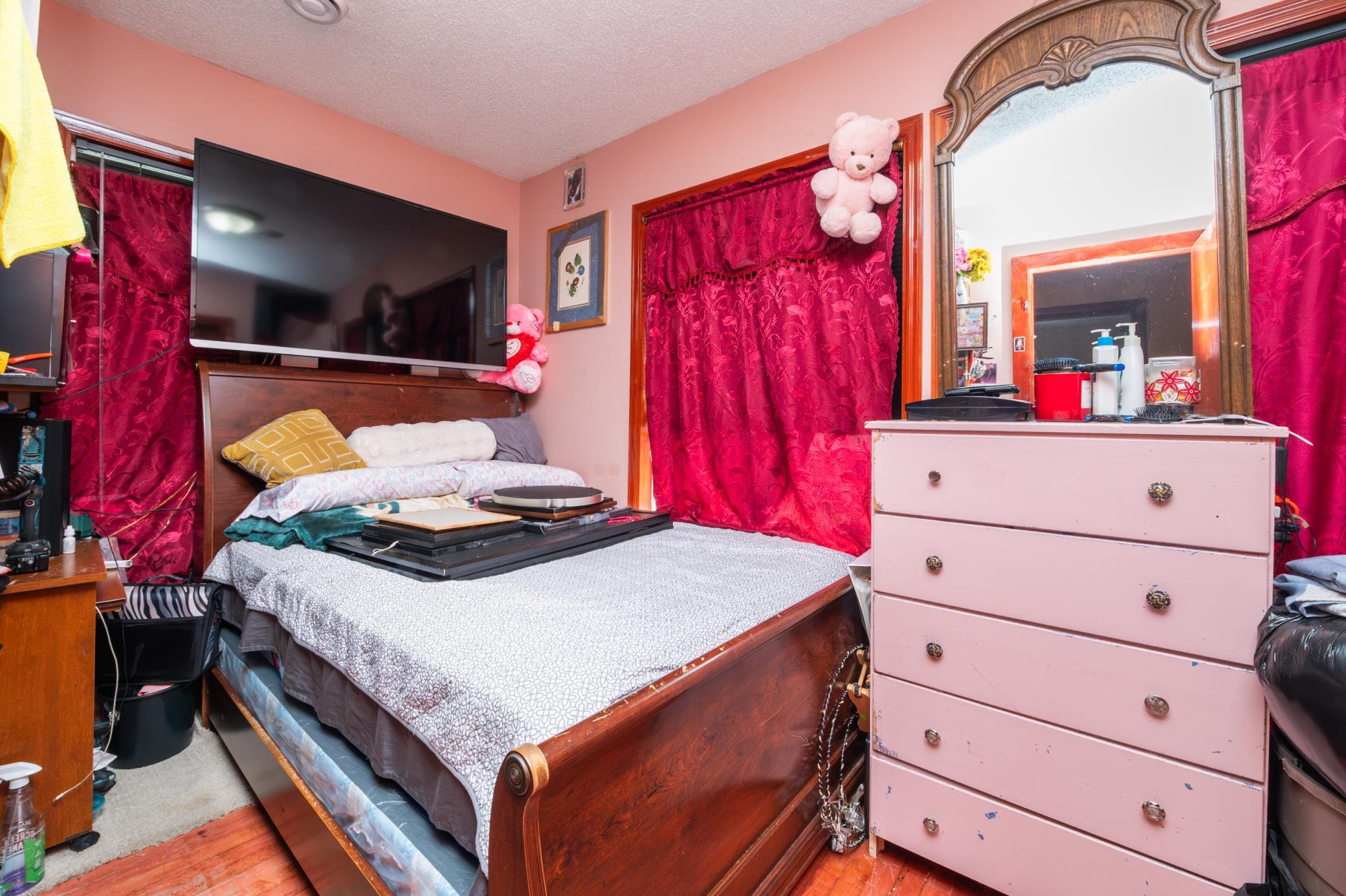 toplevel3rdbedroom-12.jpg