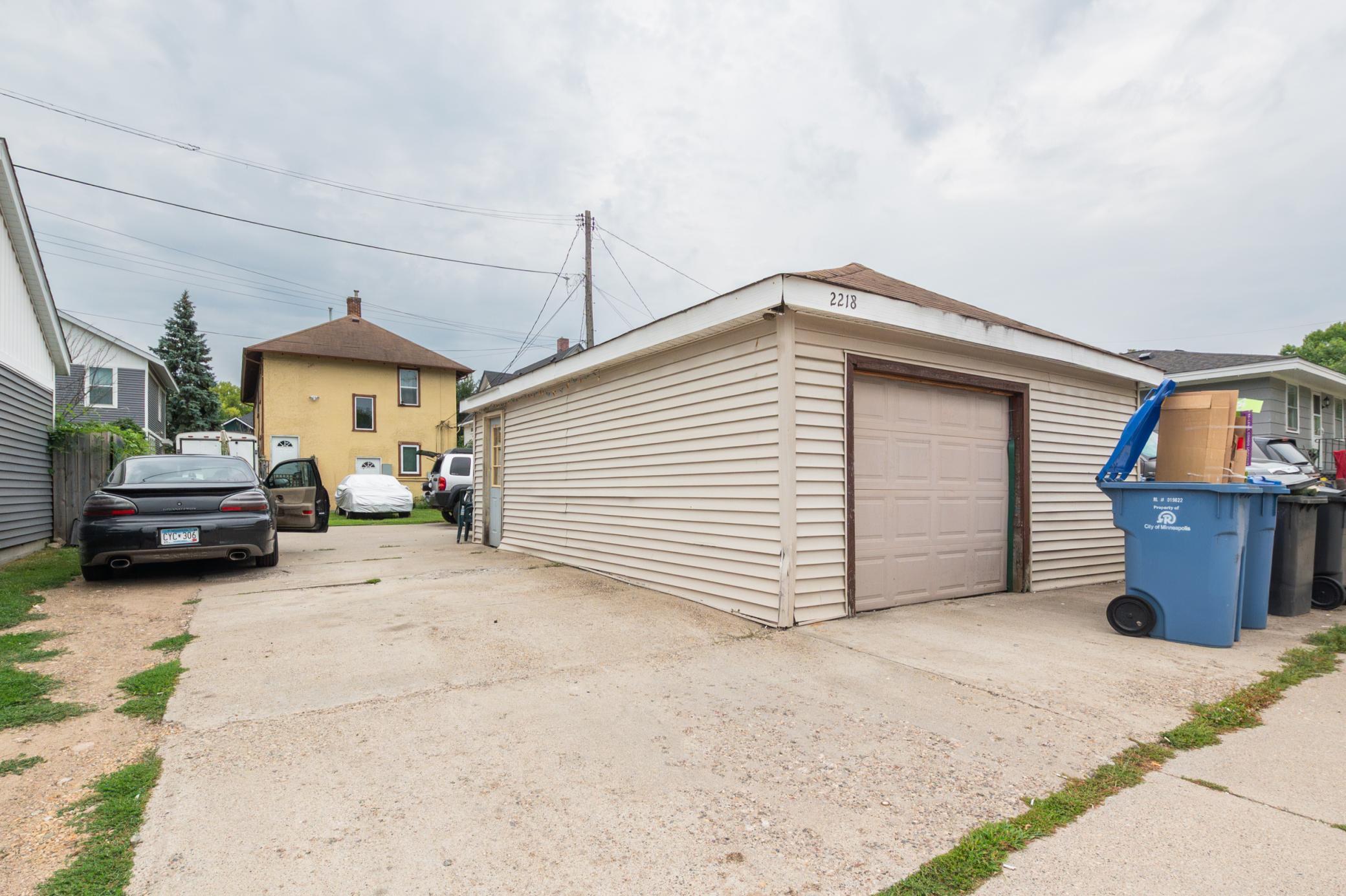 exteriorgarage-27.jpg