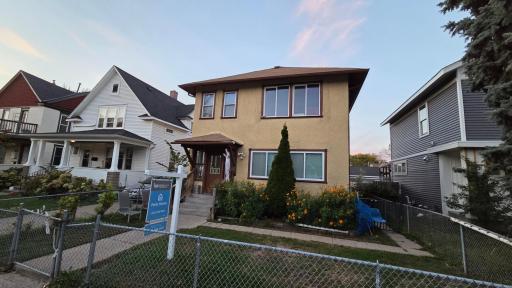 2218 4th Avenue N, Minneapolis, MN 55405