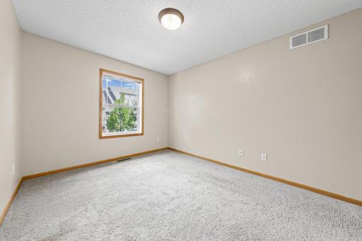 10856 Kingsfield Lane, Woodbury, MN 55129