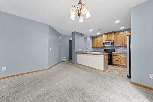 10856 Kingsfield Lane, Woodbury, MN 55129