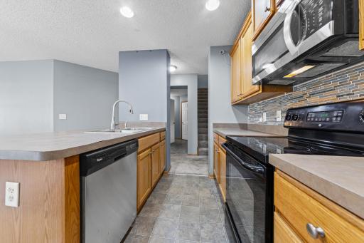 10856 Kingsfield Lane, Woodbury, MN 55129