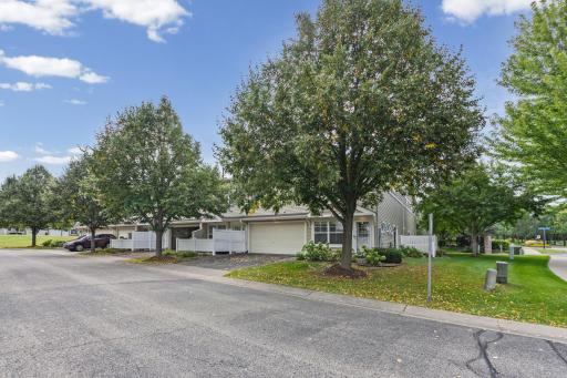 10856 Kingsfield Lane, Woodbury, MN 55129