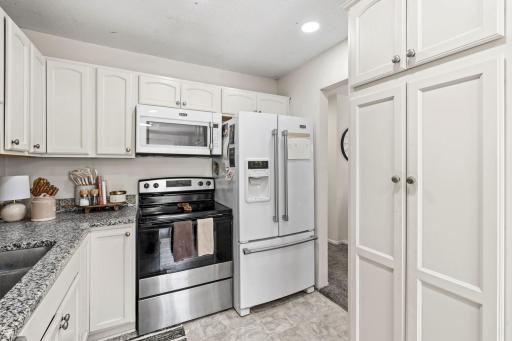 2728 111th Avenue NW, Coon Rapids, MN 55433