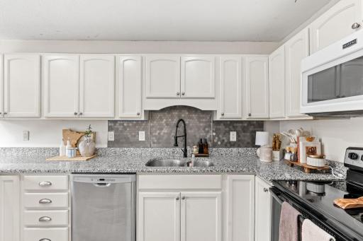 2728 111th Avenue NW, Coon Rapids, MN 55433