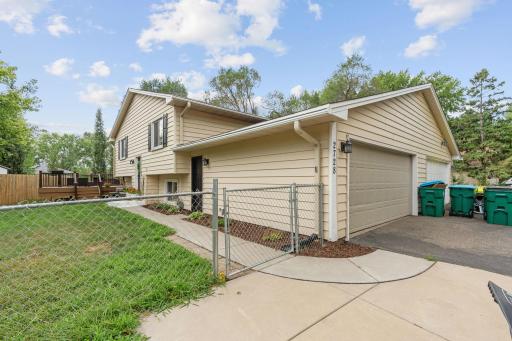 2728 111th Avenue NW, Coon Rapids, MN 55433