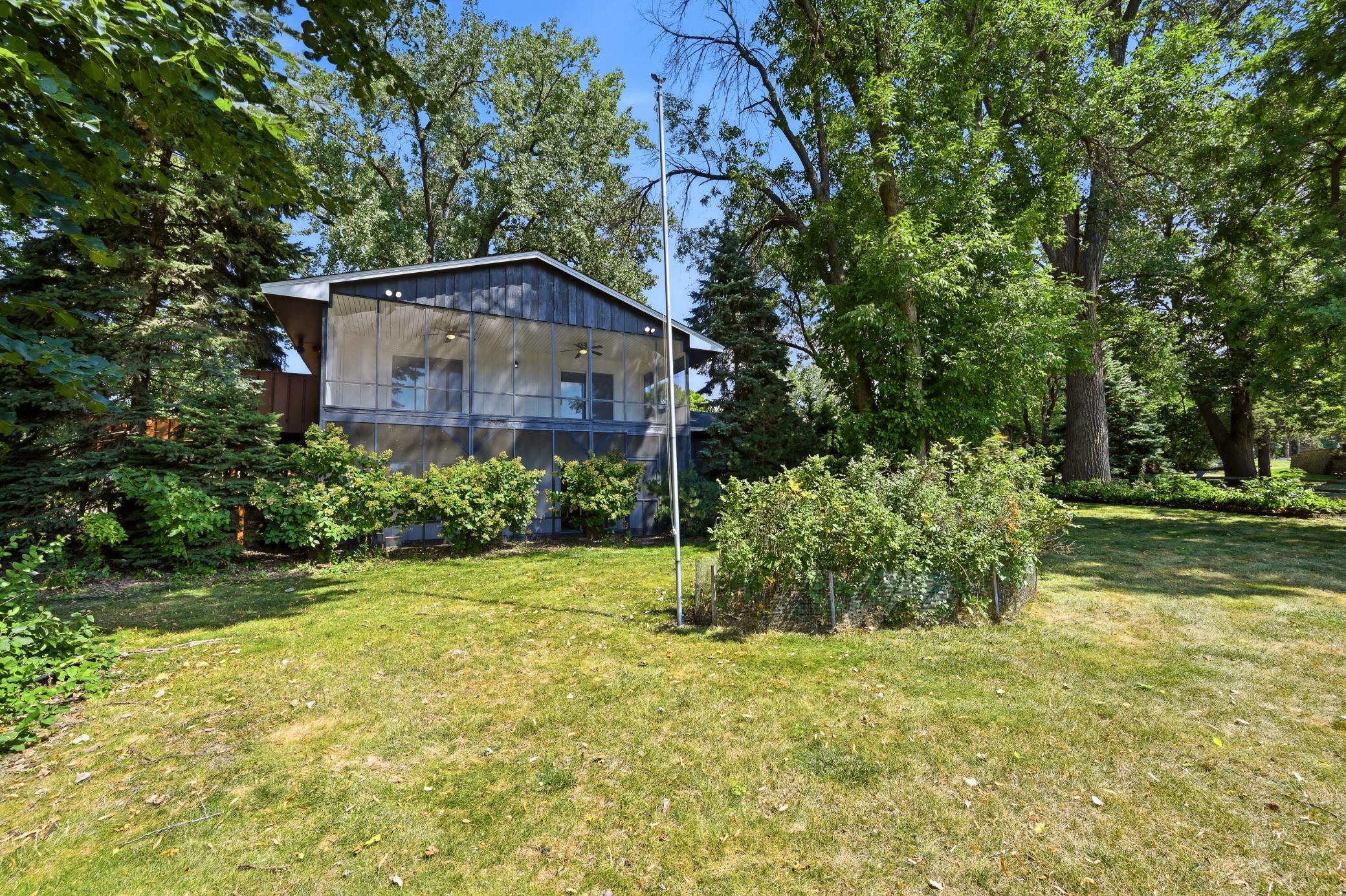 Screened porch with unobstructed lake views!