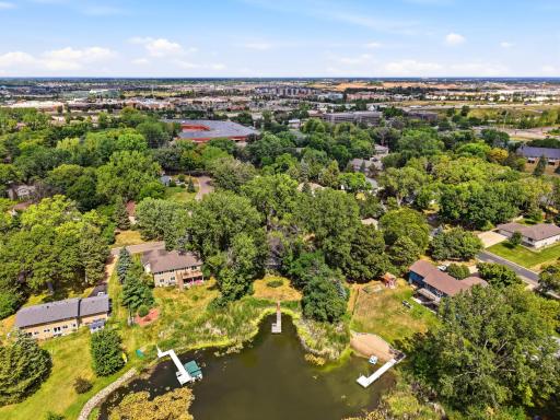 Close to the shops and restaurants at the "The shops at Arbor Lakes" within a couple minute drive. Restaurant's, Groceries and Freeways are just minutes away.